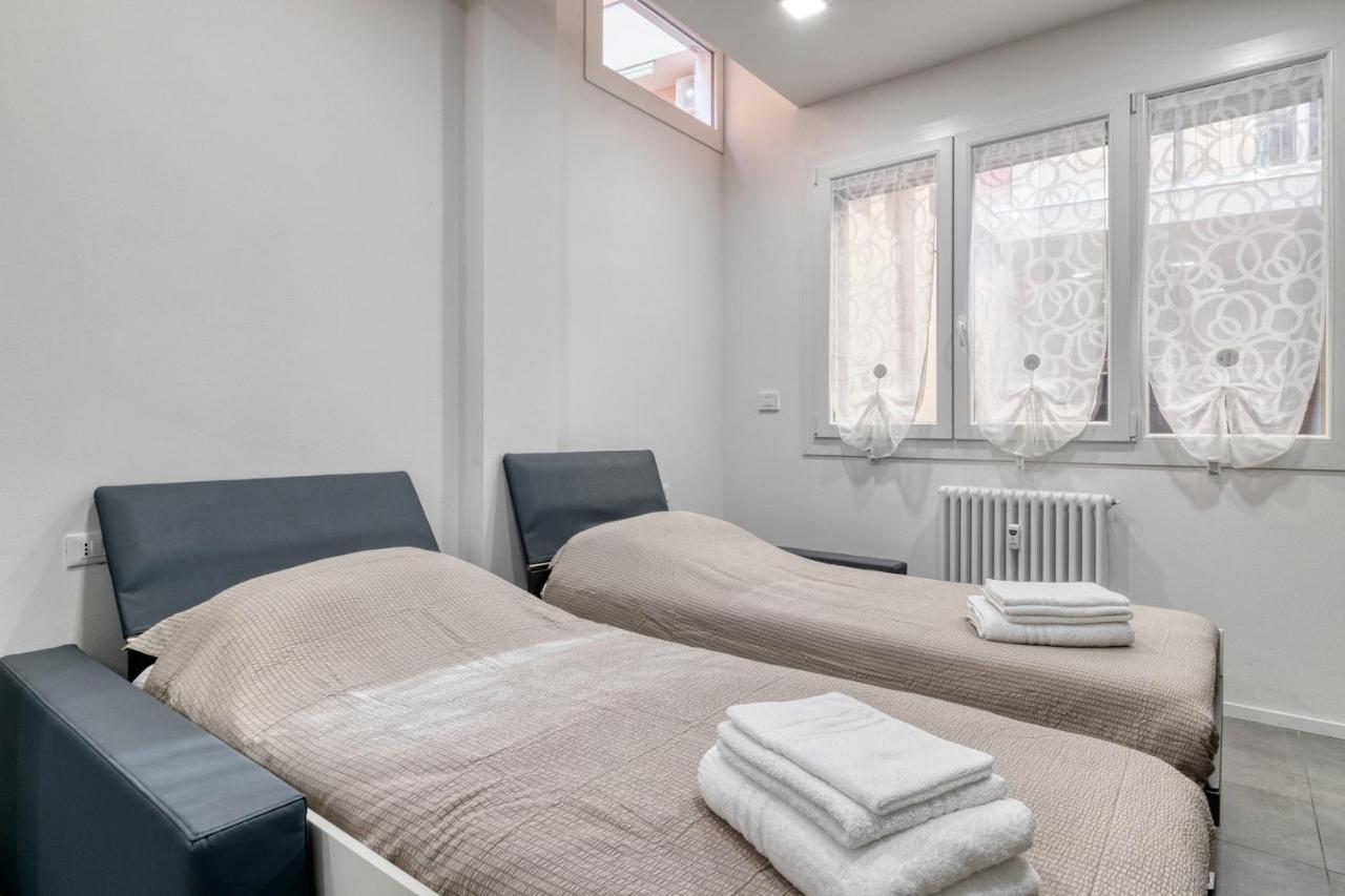 Guest House Ugo Lenzi Bologna Buitenkant foto